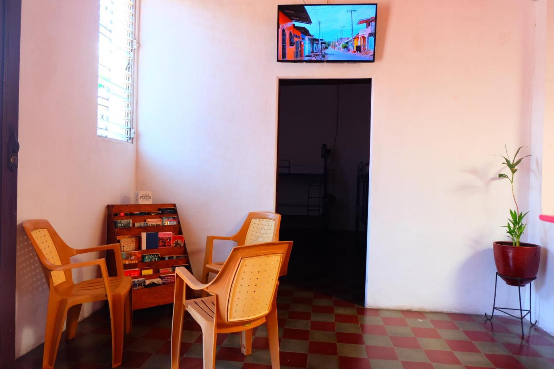Deakachimba Hostel غرناطة المظهر الخارجي الصورة