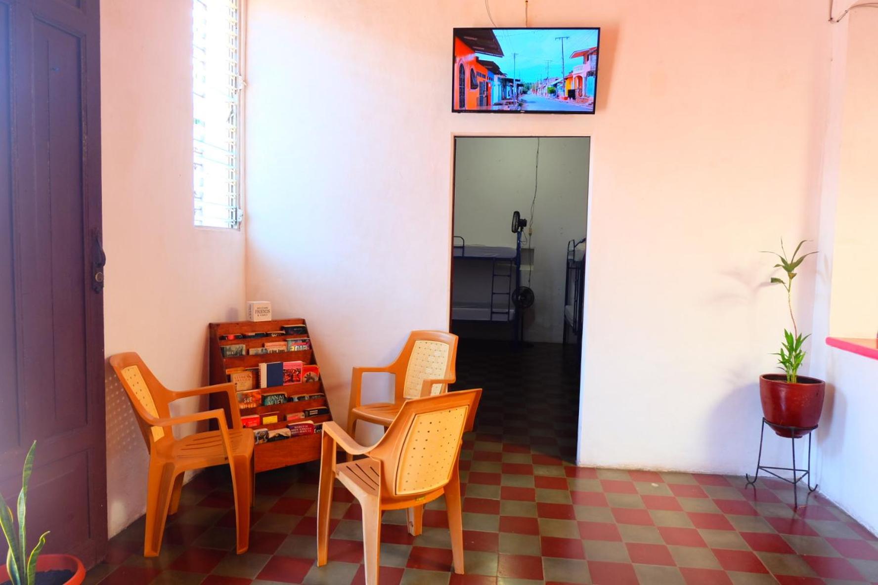Deakachimba Hostel غرناطة المظهر الخارجي الصورة