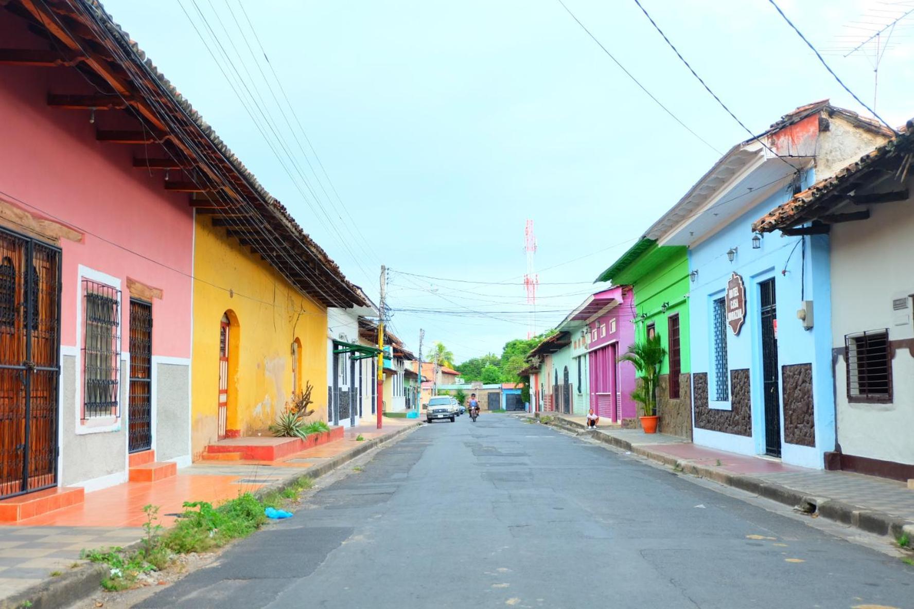 Deakachimba Hostel غرناطة المظهر الخارجي الصورة