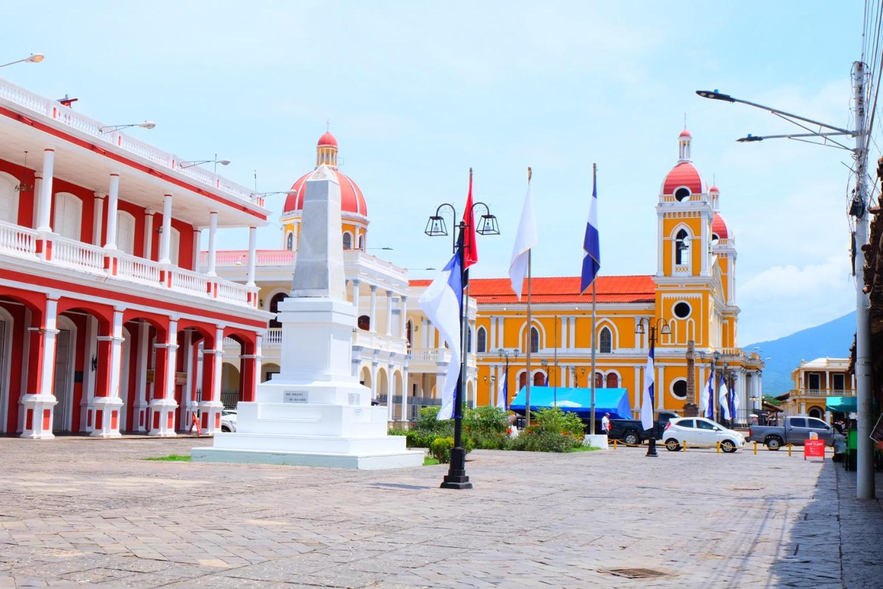 Deakachimba Hostel غرناطة المظهر الخارجي الصورة