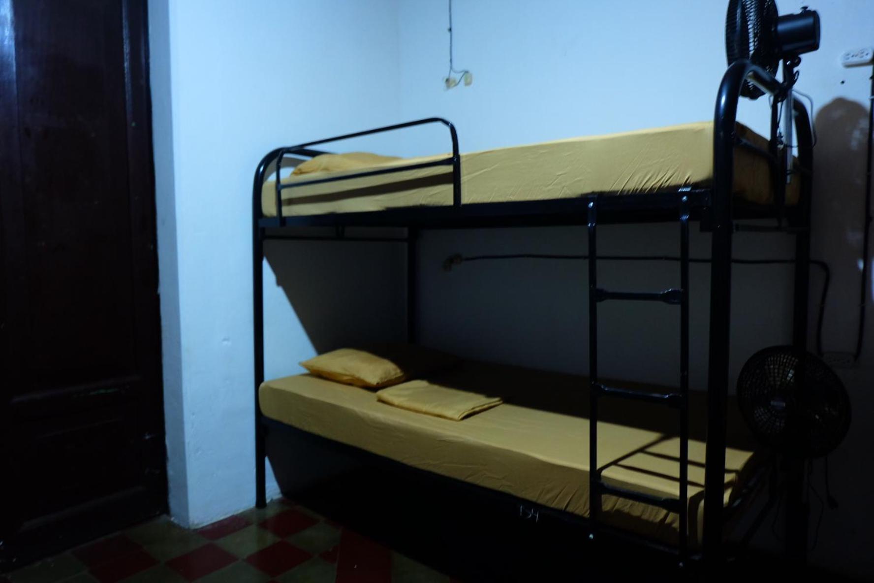 Deakachimba Hostel غرناطة المظهر الخارجي الصورة