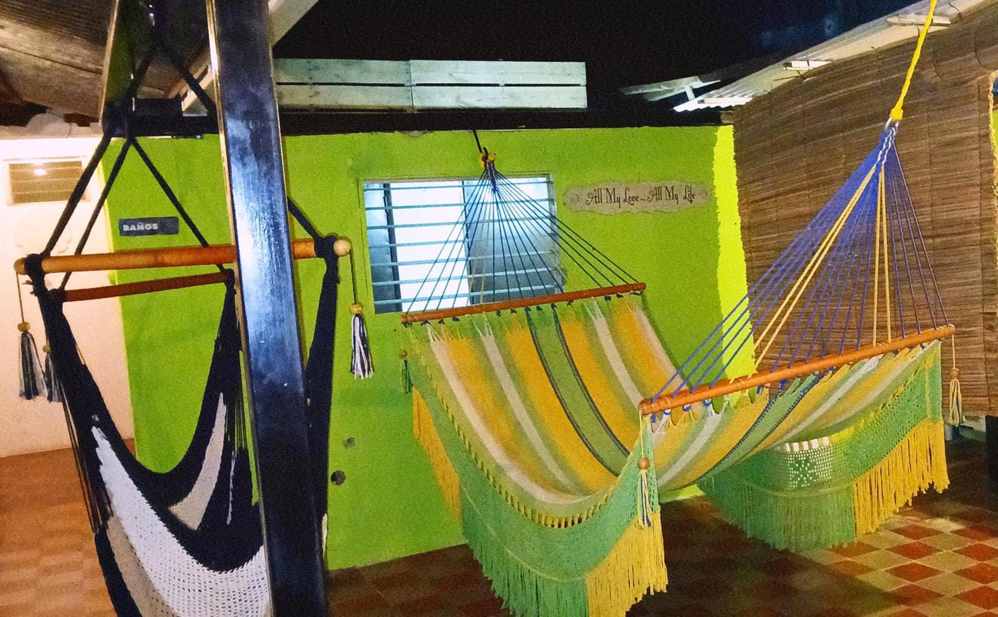 Deakachimba Hostel غرناطة المظهر الخارجي الصورة